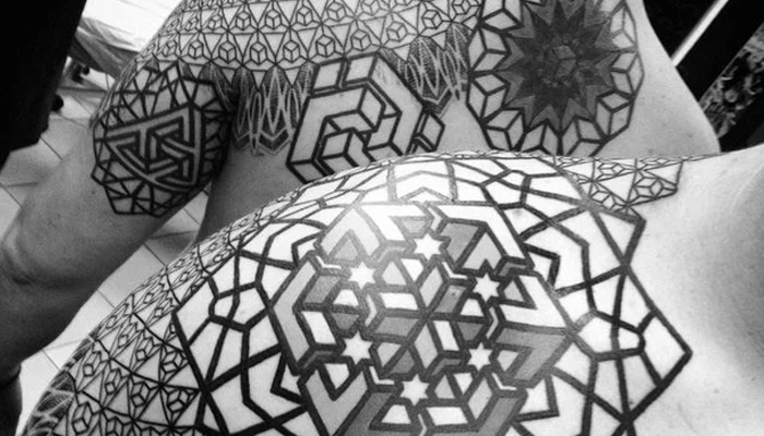 tatuajes poligonales grandes