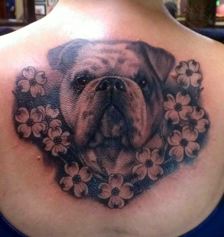 Tattoos de perro bulldog