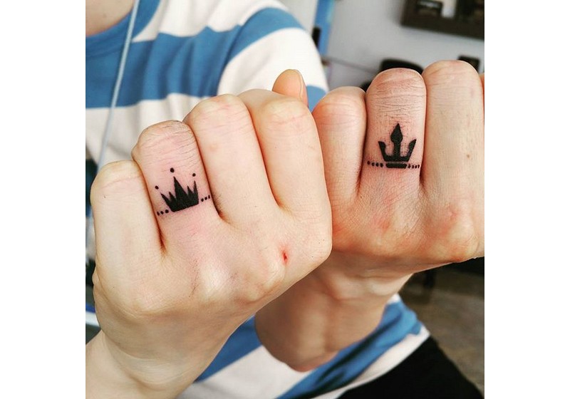 todo lo mejor Tomar represalias Específicamente 7 tatuajes de anillos y alianzas con significado de compromiso y amor