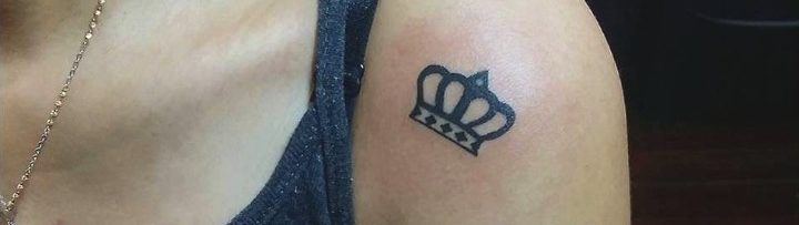 Tatuajes de coronas pequeñas