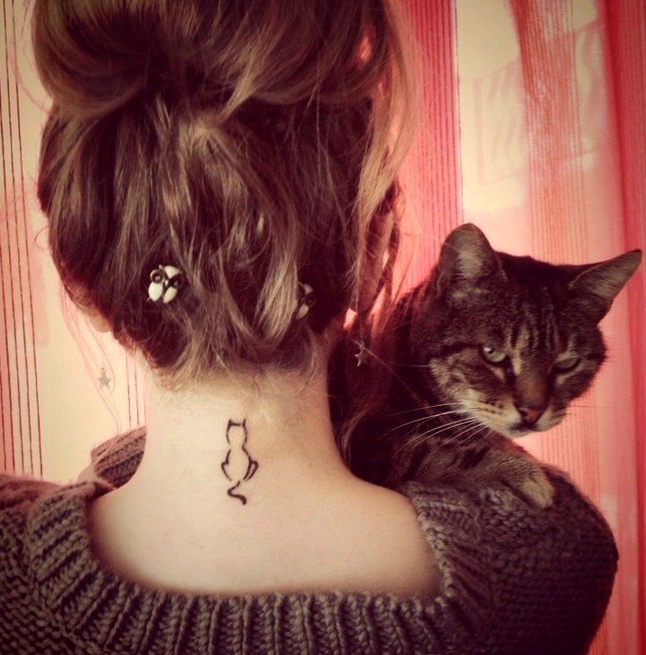 Tatuajes de la silueta de un gatito