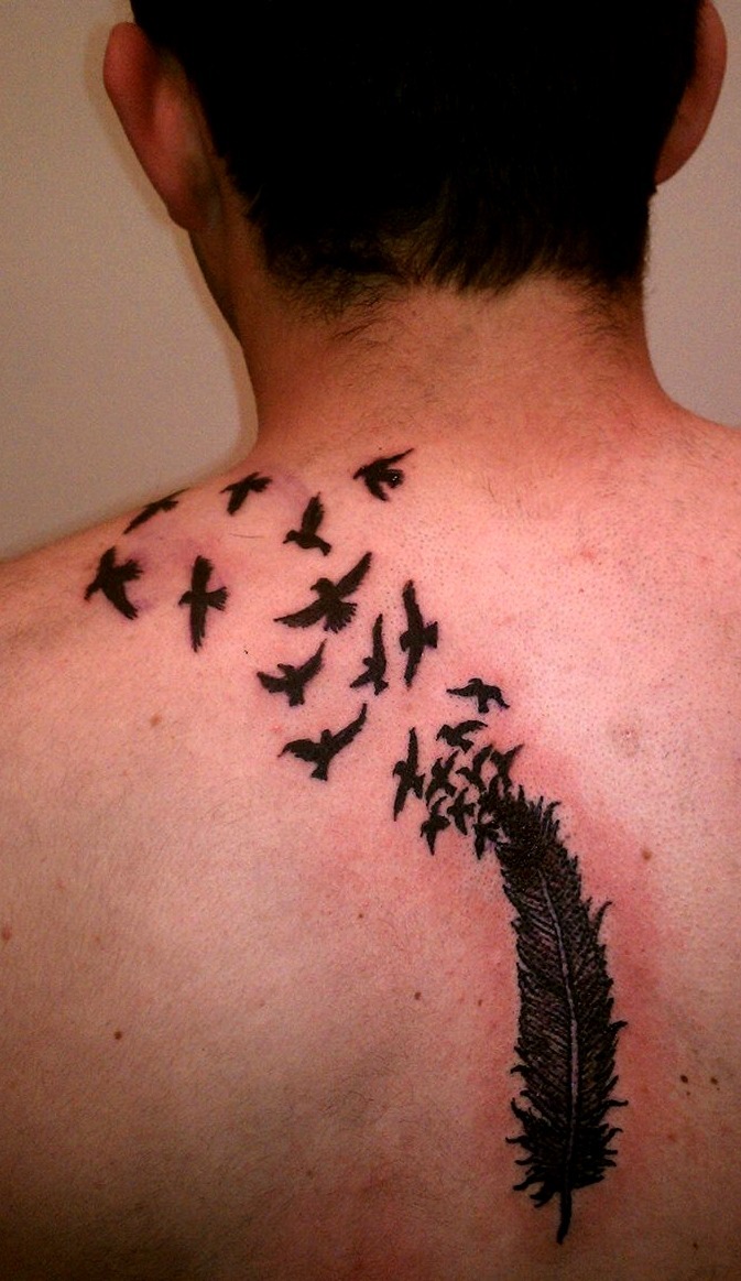Tatuajes de plumas para hombres
