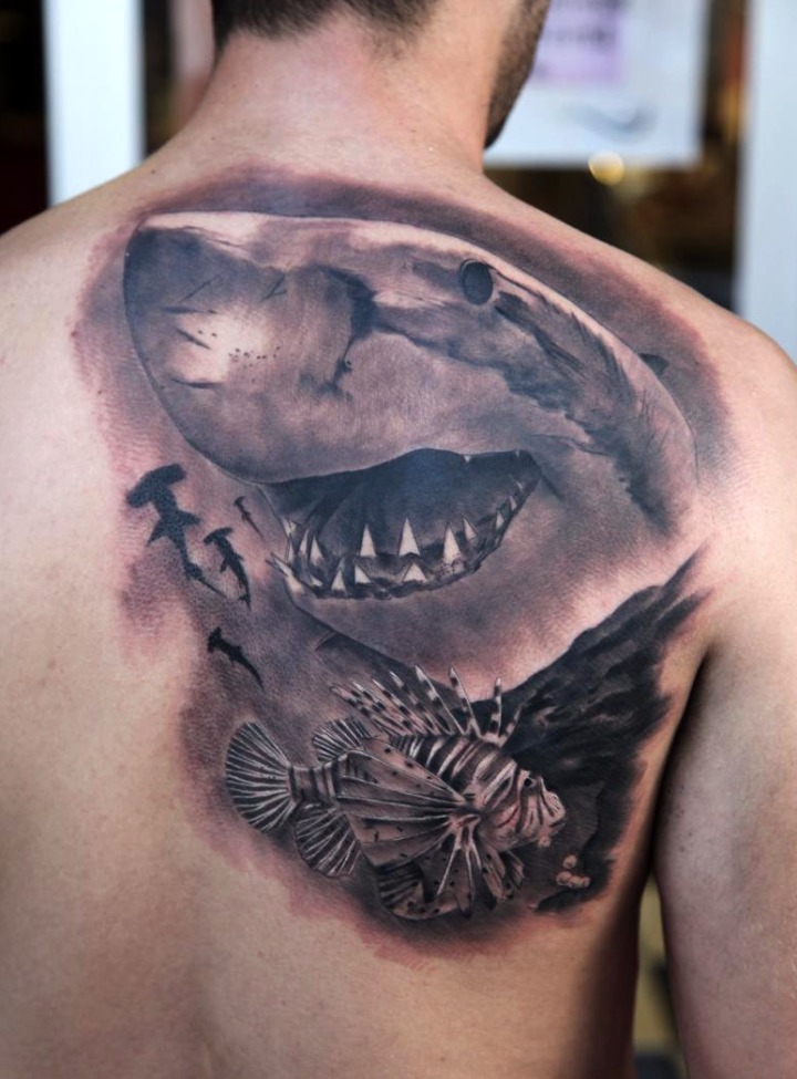 Tatuajes de tiburones en hombres