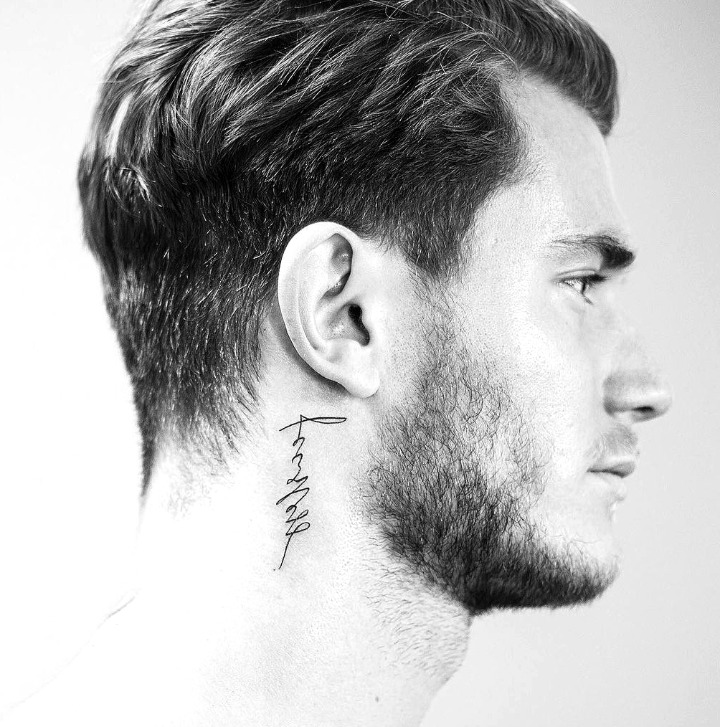 Tatuajes en el cuello para hombres