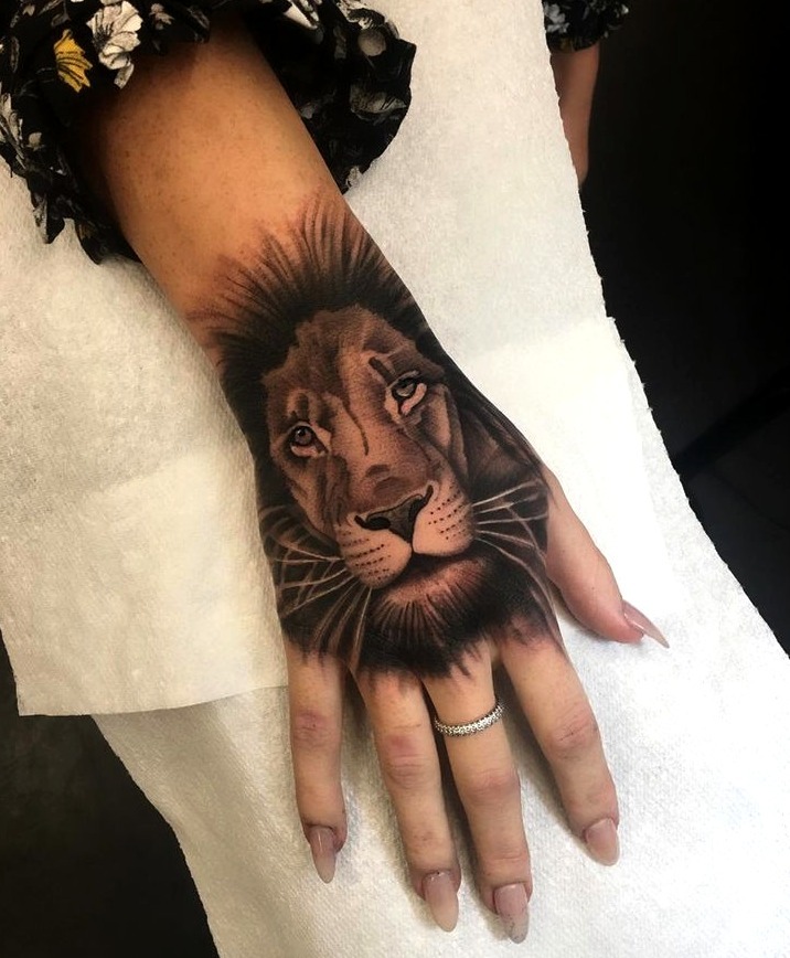 Tatuajes en las manos para mujeres