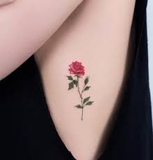 tatuajes pequeños rosas