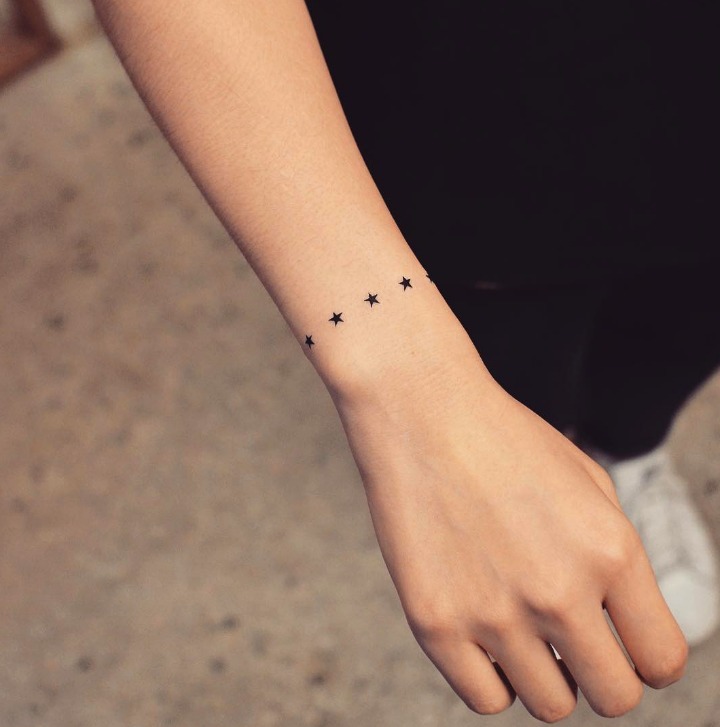 Tatuajes pulseras para mujeres