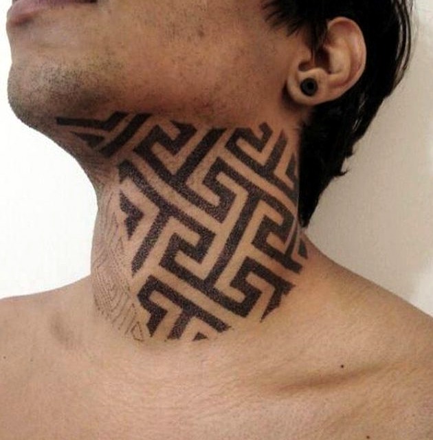 Tatuajes tribales para el cuello